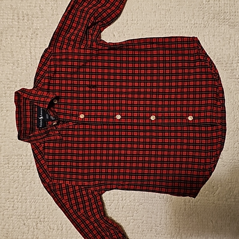 Ralph Lauren boys size  2T In excellent like new pre-loved condition.  No Flaws.
